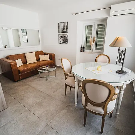 Chic And Serene With Hot-tub Apartment Vodice