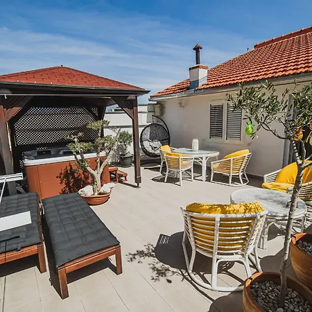 Chic And Serene With Hot-tub Apartment Vodice