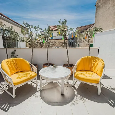 Chic And Serene With Hot-tub * Vodice