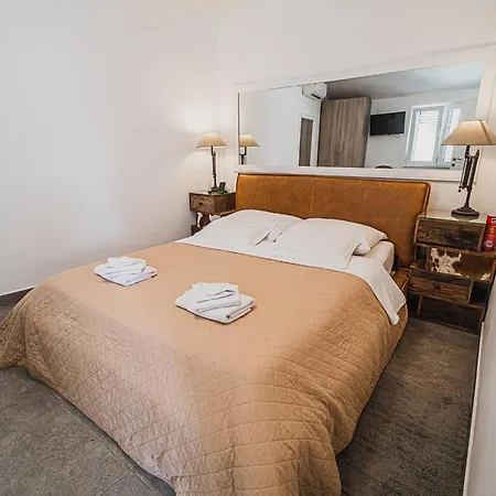 Chic And Serene With Hot-tub * Vodice