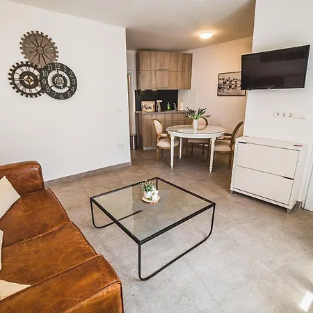 Chic And Serene With Hot-tub * Vodice