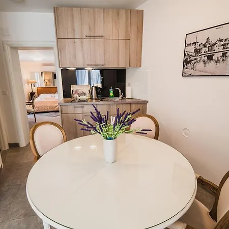 Chic And Serene With Hot-tub Apartment Vodice
