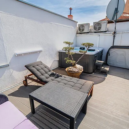 Chic And Serene With Hot-tub * Vodice