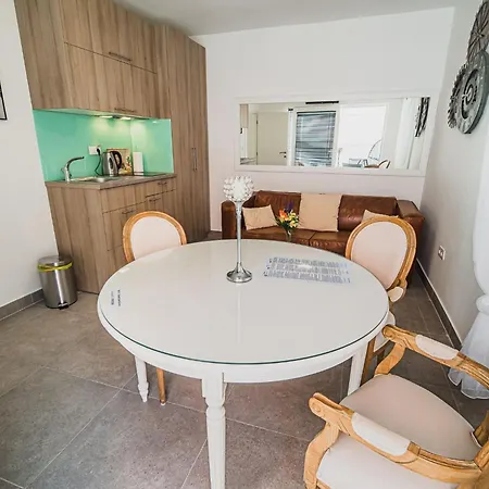 Chic And Serene With Hot-tub Apartment Vodice