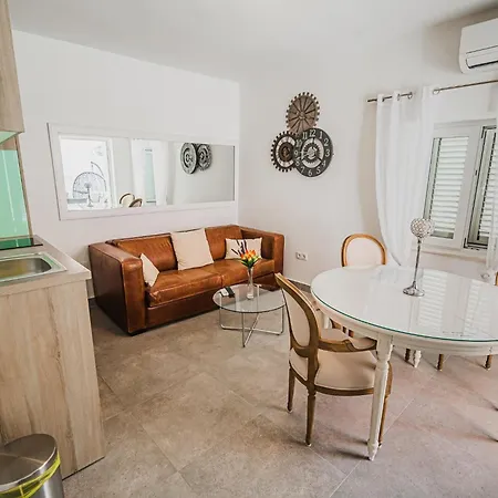 Chic And Serene With Hot-tub Apartment Vodice