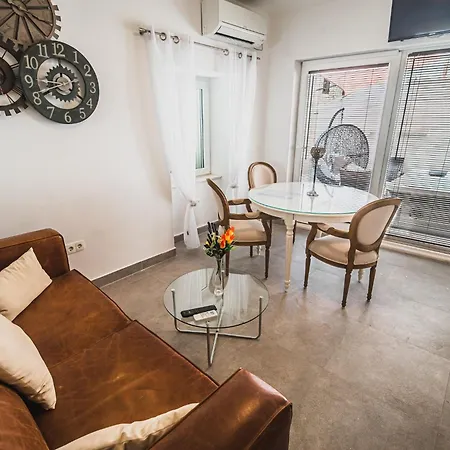 Chic And Serene With Hot-tub * Vodice
